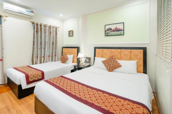 Lake View Hotel & Travel