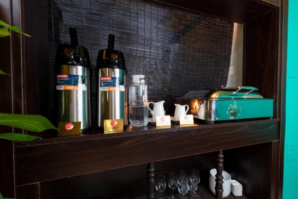 Hanoi Center Silk Hotel & Travel
