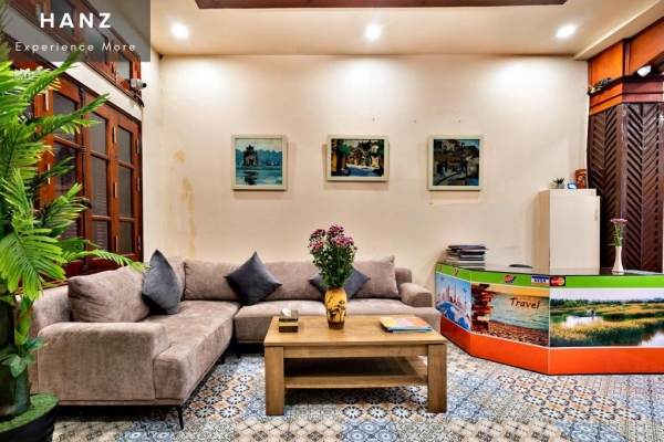 The Artisan Lakeview Hotel