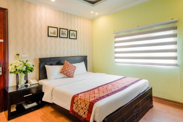 Lake View Hotel & Travel