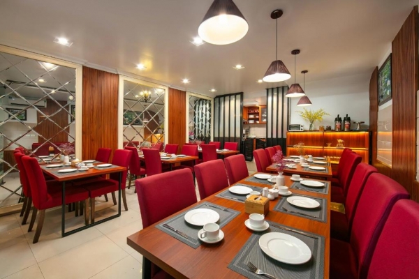 Silk Flower Hotel & Spa