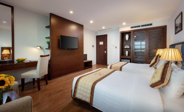 Skylark hotel