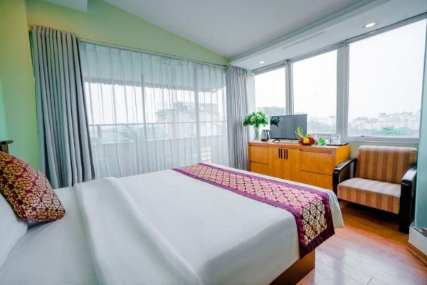 Lake View Hotel & Travel