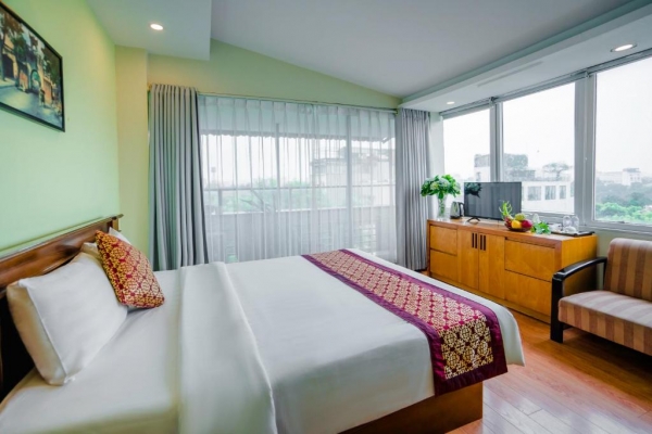 Lake View Hotel & Travel