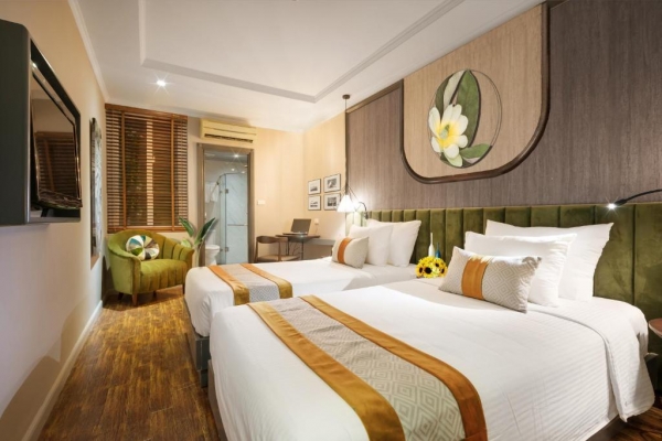 Hanoi Center Silk Hotel & Travel