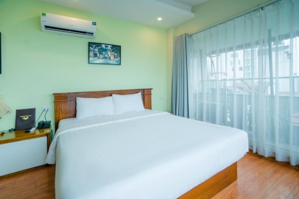 Lake View Hotel & Travel