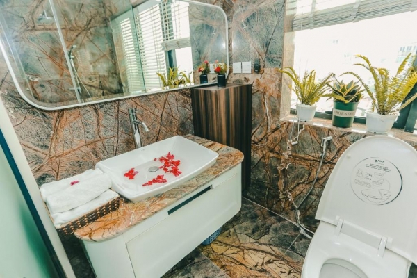 Hnc premier hotel & residences