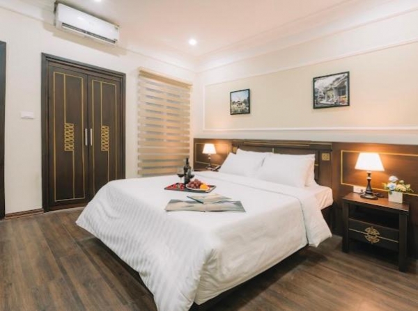 Lake View Hotel & Travel