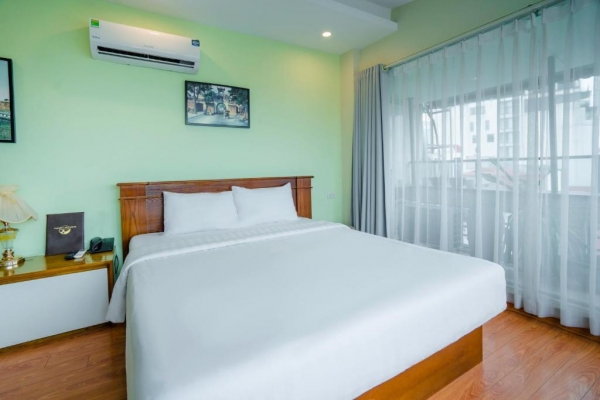 Lake View Hotel & Travel